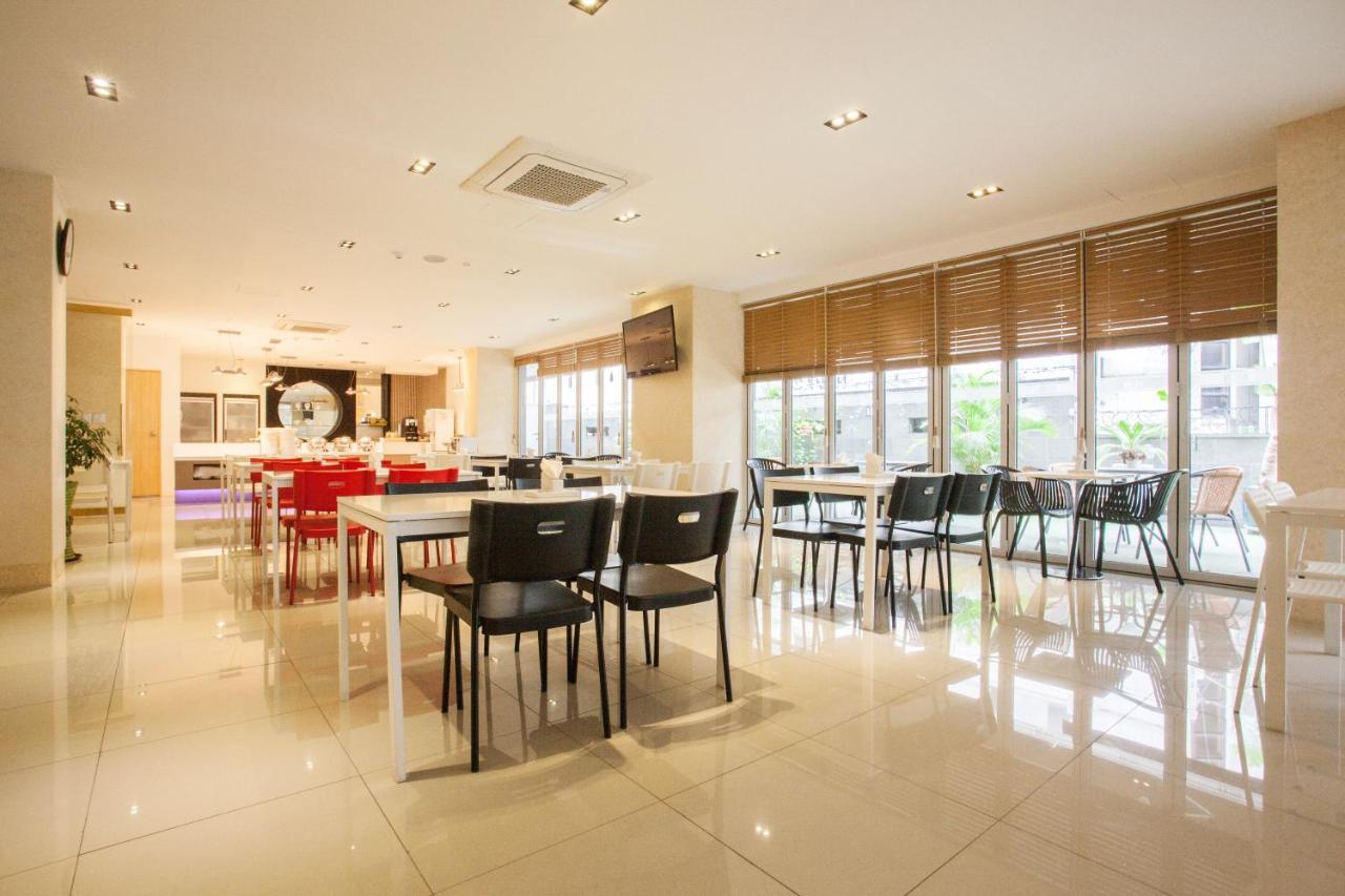 Suwon Reve Hotel Bagian luar foto