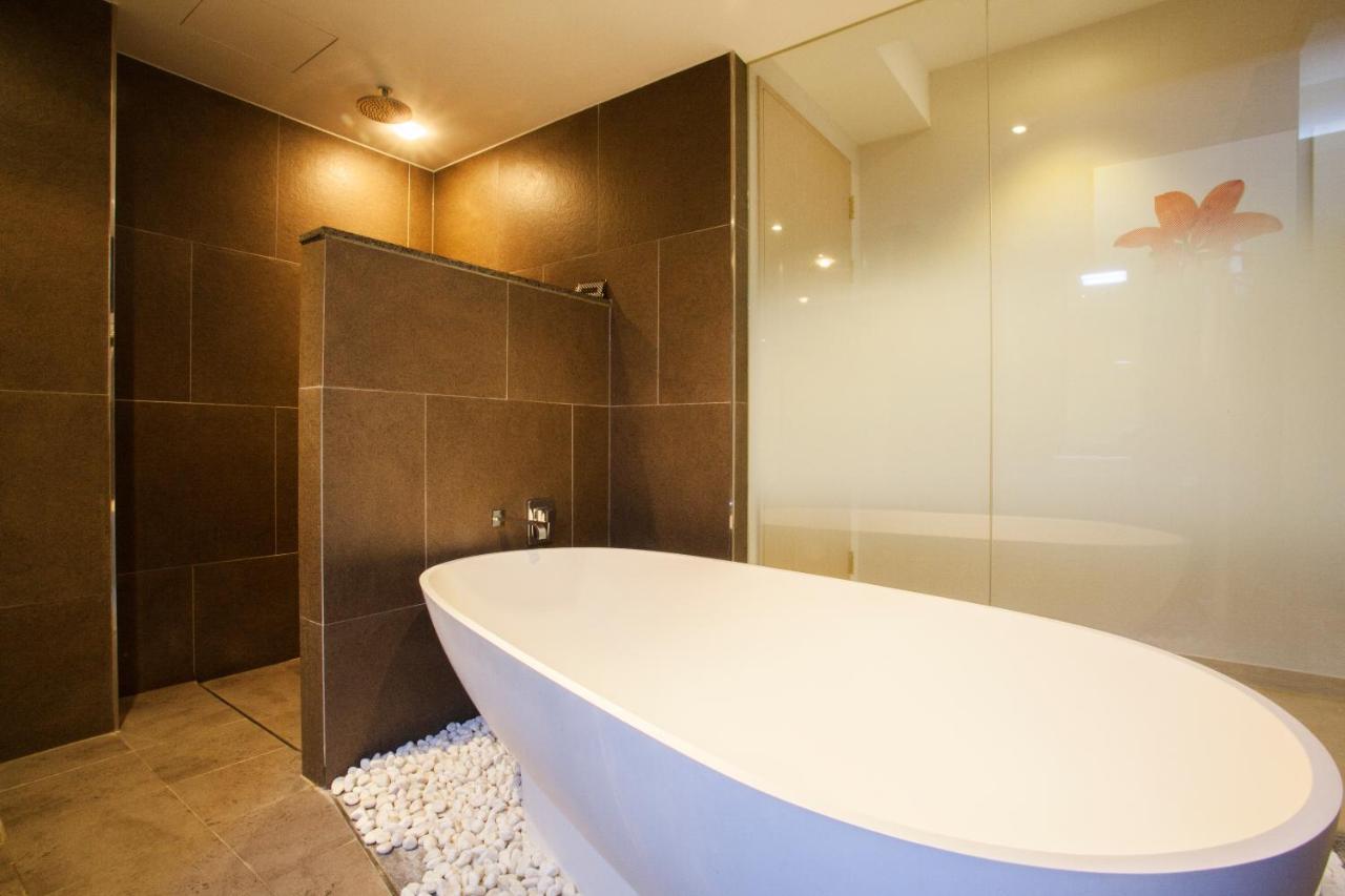 Suwon Reve Hotel Bagian luar foto