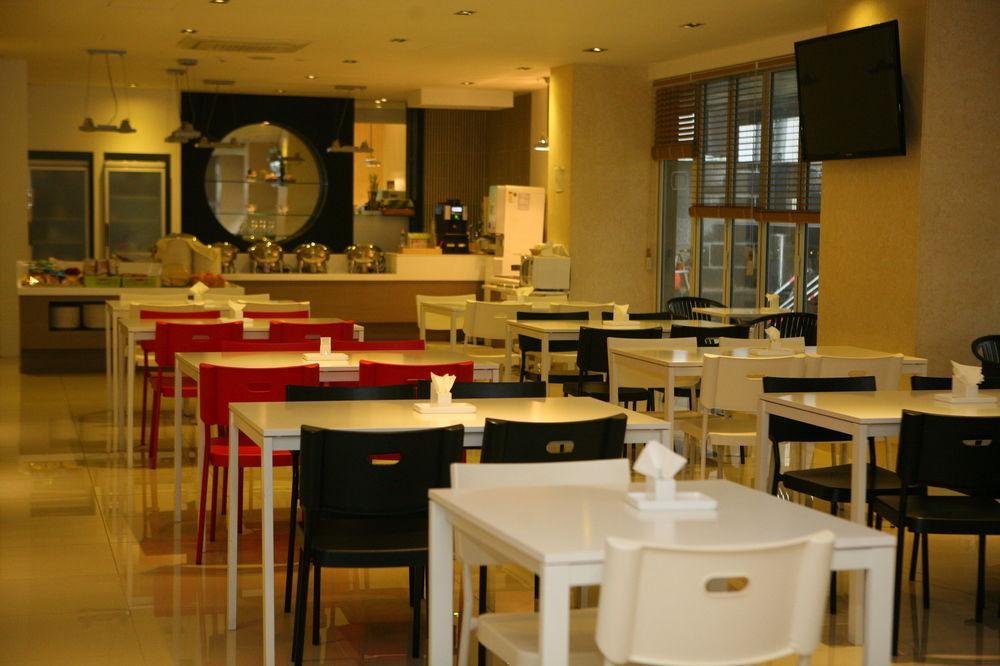 Suwon Reve Hotel Bagian luar foto