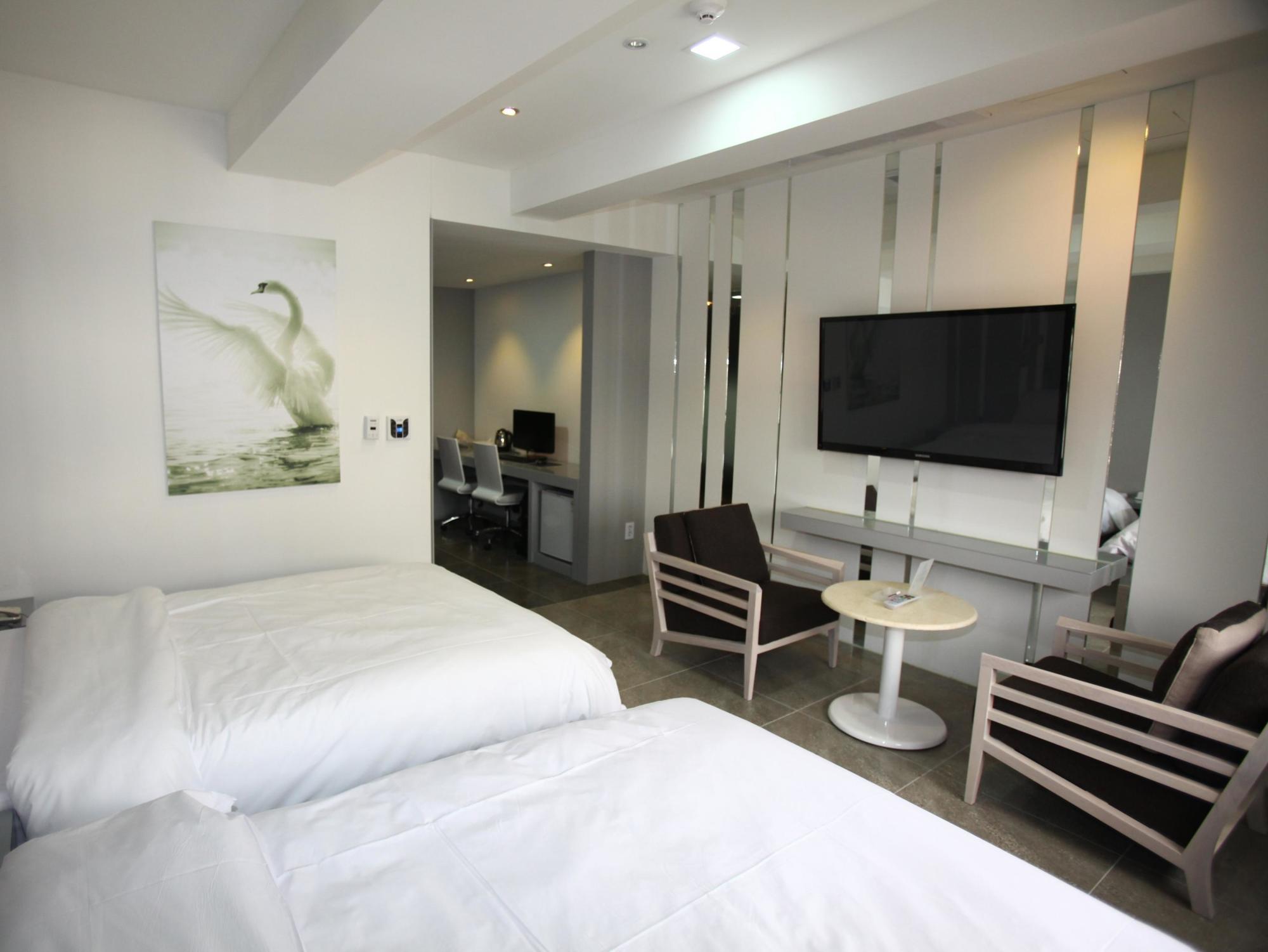 Suwon Reve Hotel Bagian luar foto