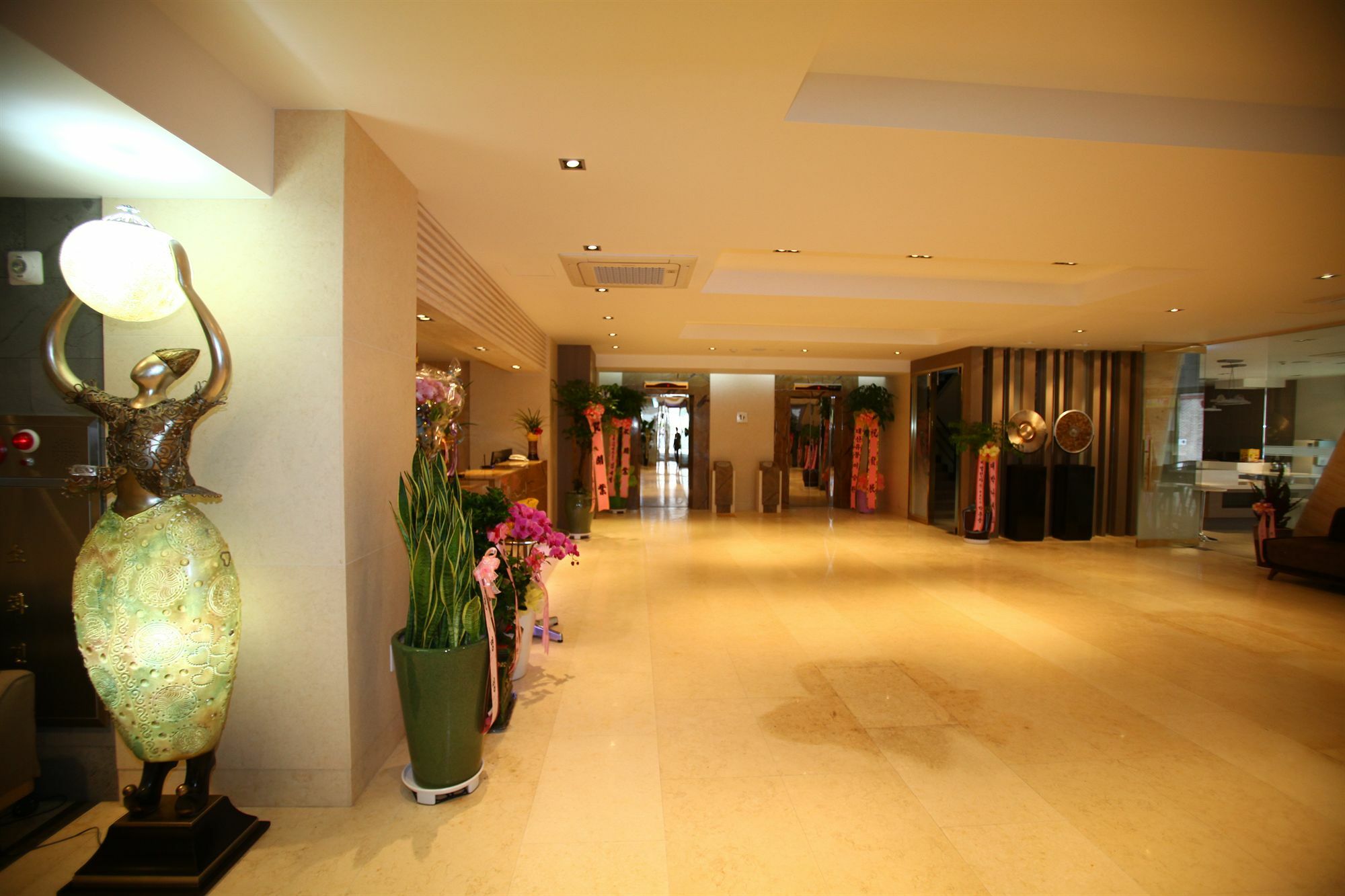 Suwon Reve Hotel Bagian luar foto