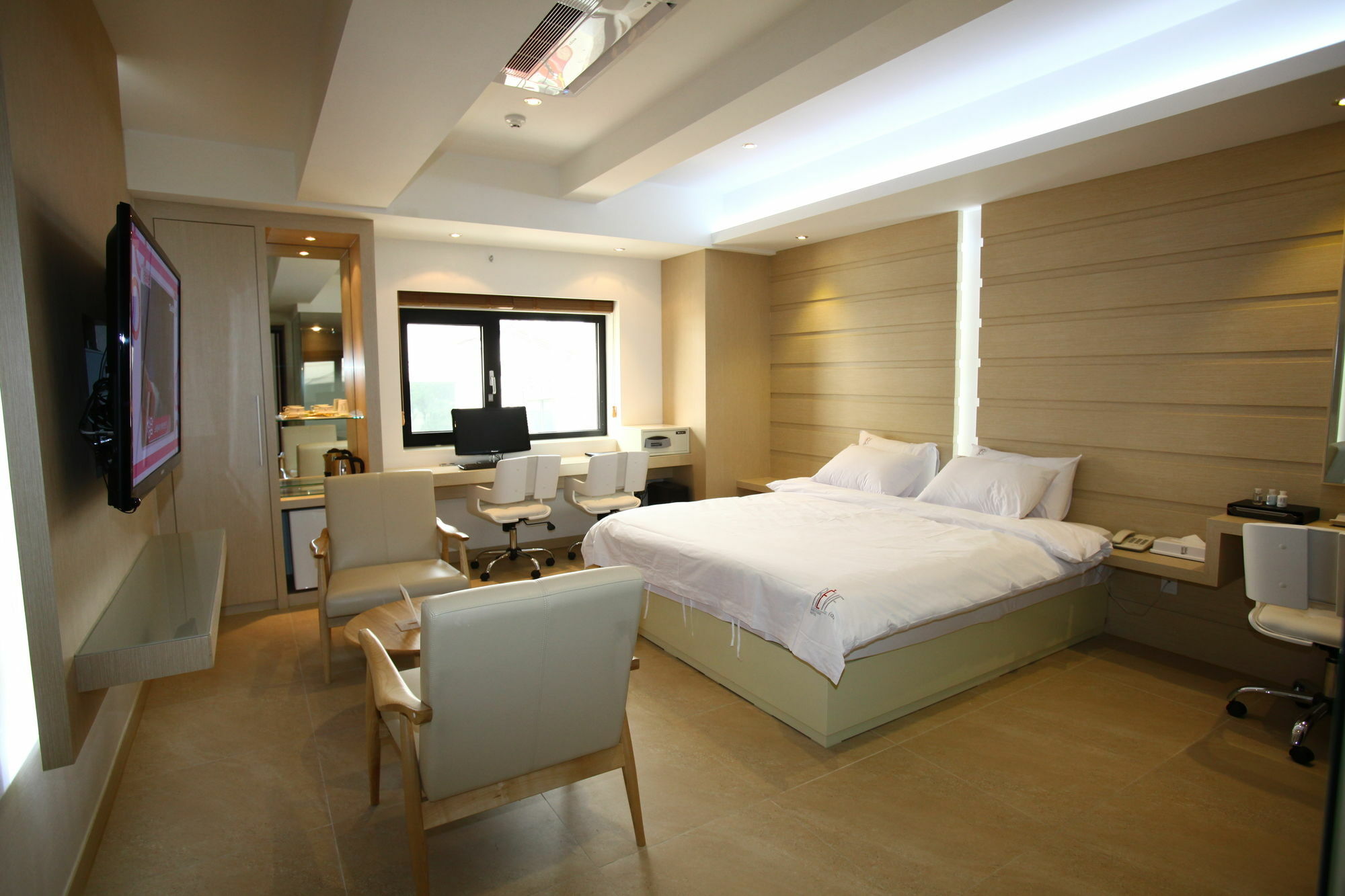 Suwon Reve Hotel Bagian luar foto